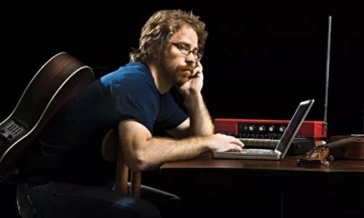 Musicians like Jonathan Coulton build a grassroots following through Twitter follows&nbsp;