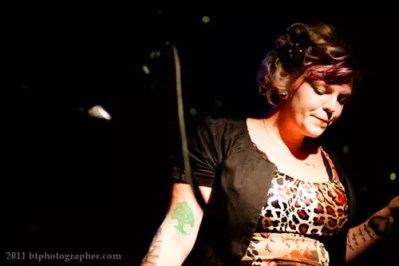 Review: Lucy Woodward at Club Caf&eacute;