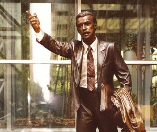 Downtown, Seward Johnson’s sculptures turn heads without changing minds