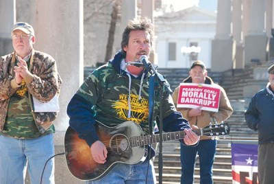 Tom Breiding joins United Mine Workers’ campaign against West Virginia conglomerate