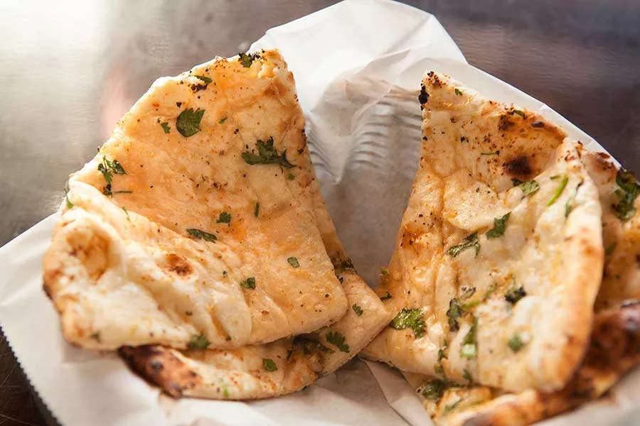 garlic-naan.webp