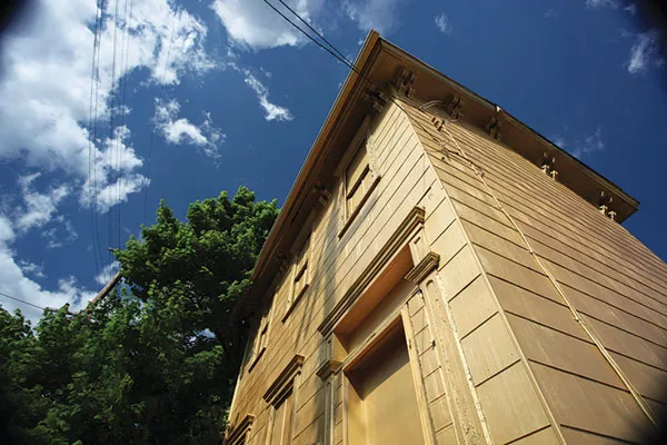 Dee Briggs' House of Gold Wilkinsburg