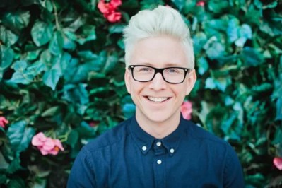 YouTube celeb Tyler Oakley brings his PJs to Town