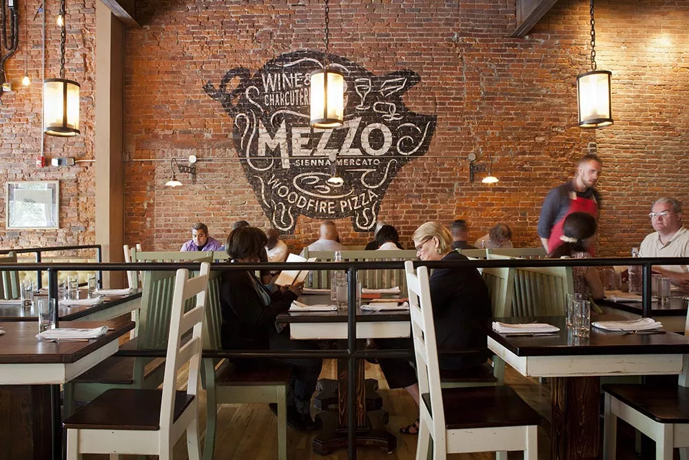 sienna-mercato-mezzo_s-dining-room-2.webp