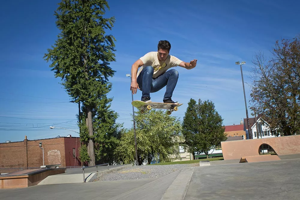 6-carlo-leo-at-bellevue-skate-plaza-1.webp