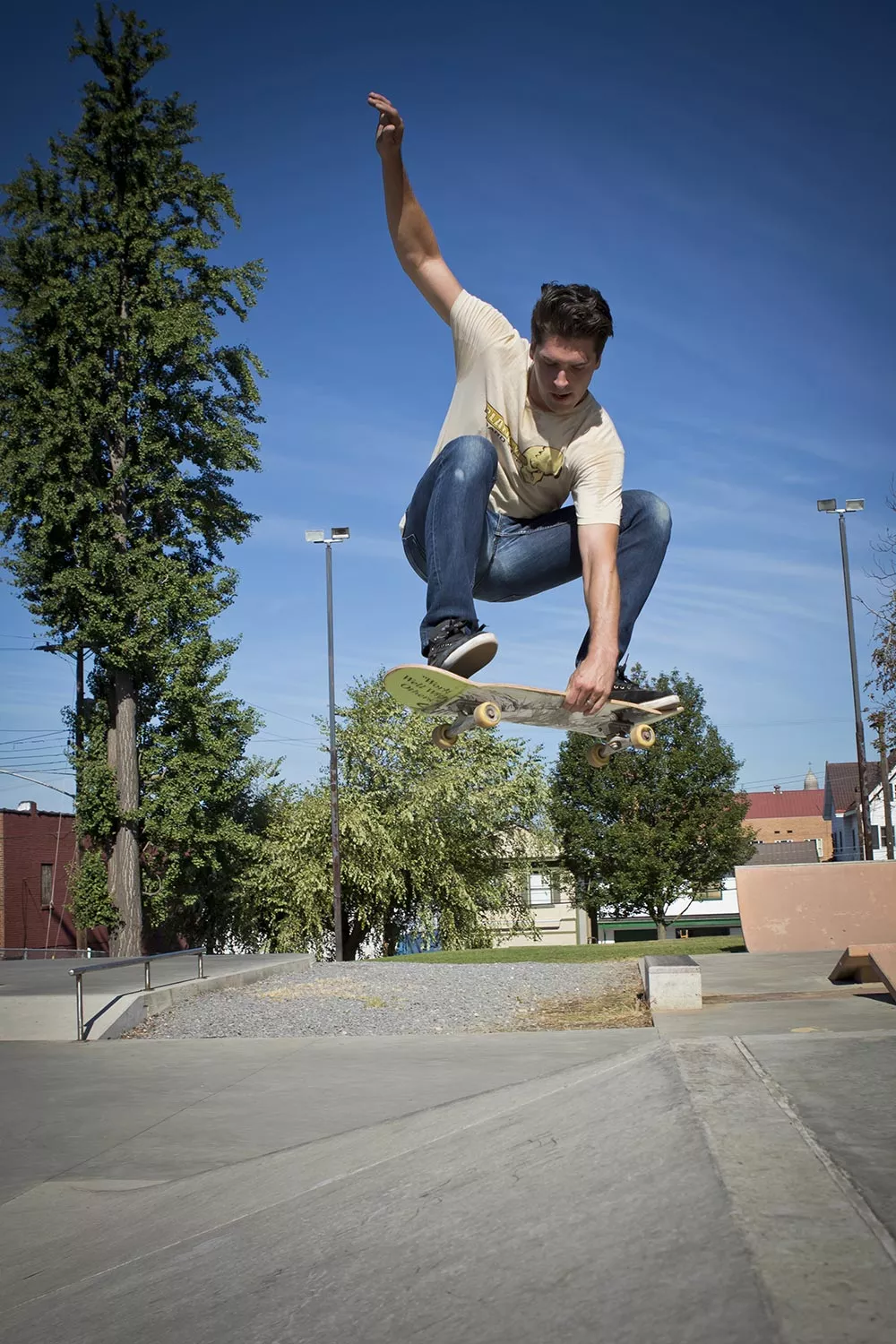 6-carlo-leo-at-bellevue-skate-plaza-2.webp