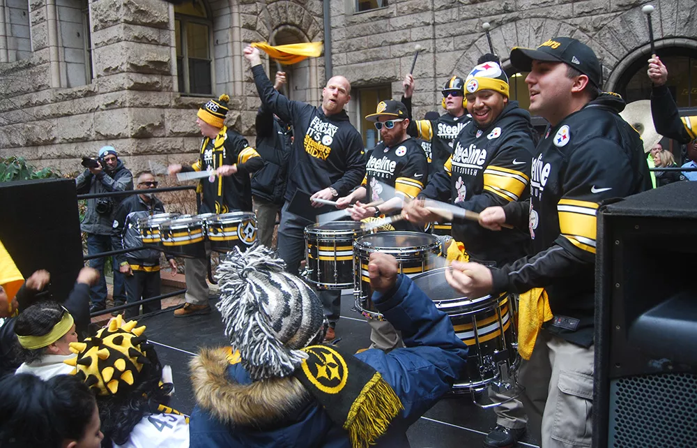 Steeler Rally Steelers Rally Downtown - Pittsburgh City Paper | News, Dining, Music ...