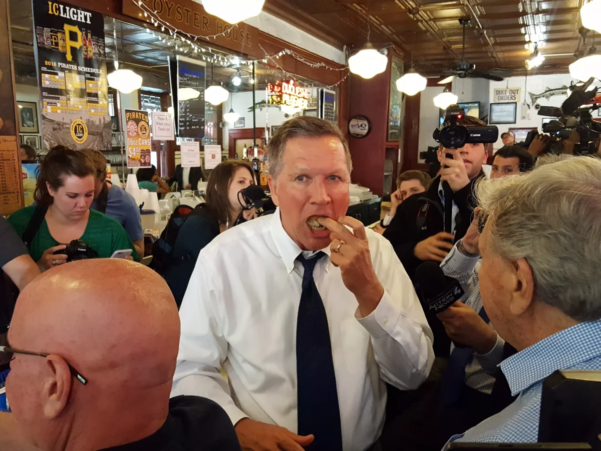 Ohio Gov. John Kasich makes presidential campaign stop at Pittsburgh’s Original Oyster House