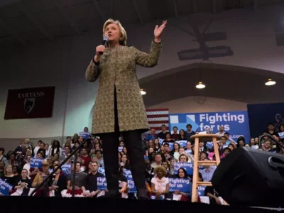 Hillary Clinton rallies supporters in Pittsburgh
