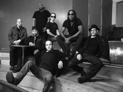 Dave Matthews Band’s Boyd Tinsley talks about longevity, playing Pittsburgh and the group’s 25th anniversary