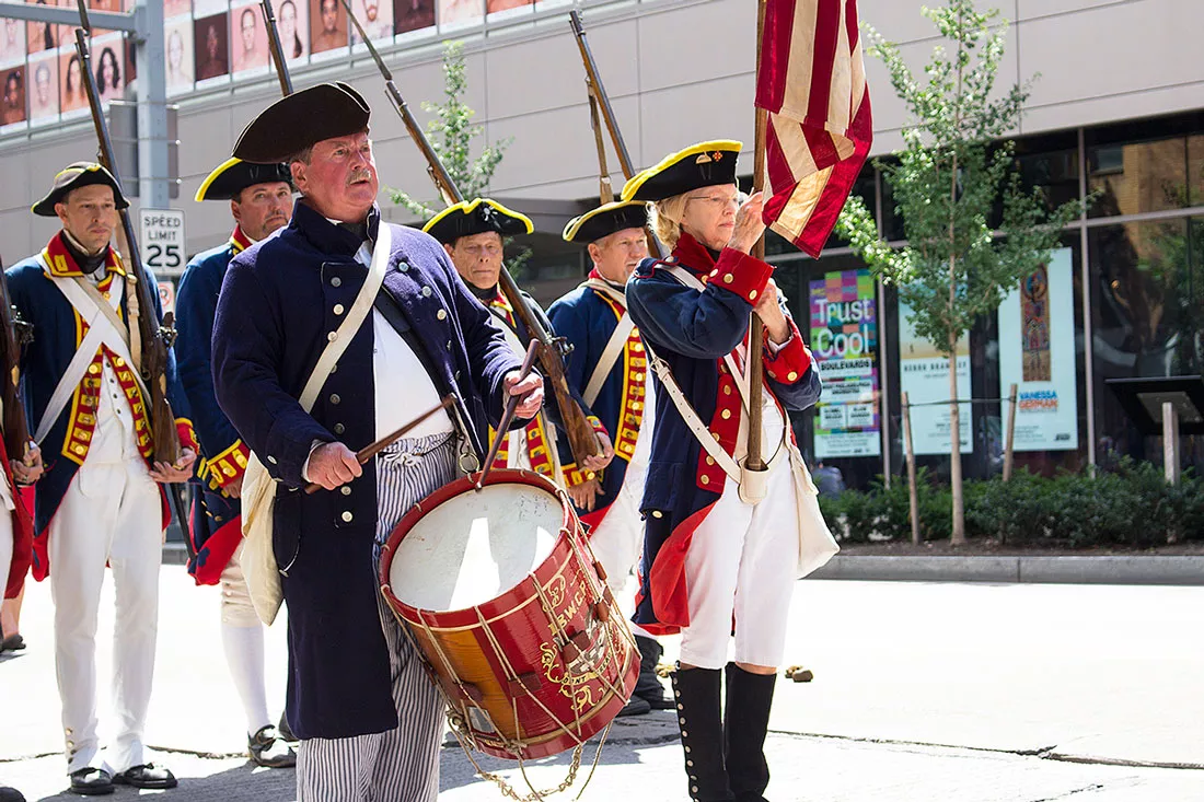 pittsburgh-bicentennial-parade-03.webp