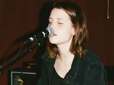 New York City-based artist Emily Yacina brings her intimate pop to the Mr. Roboto Project