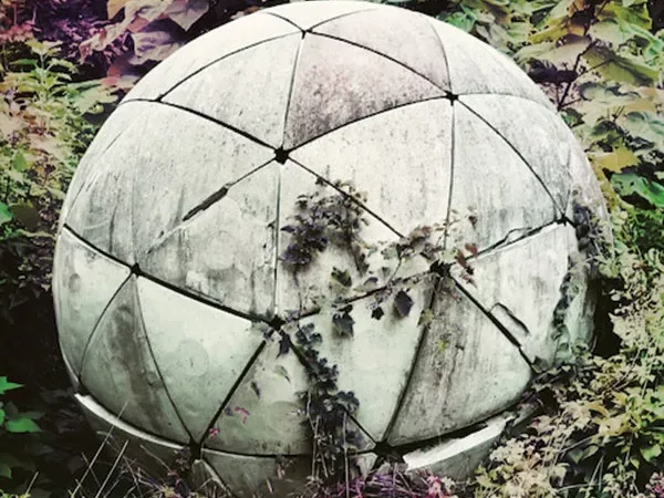 On Eyes on the Lines, Steve Gunn finds happy accidents in unfocused moments