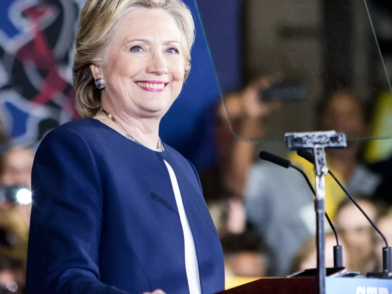 Hillary Clinton makes her final Pittsburgh campaign stop at Heinz Field