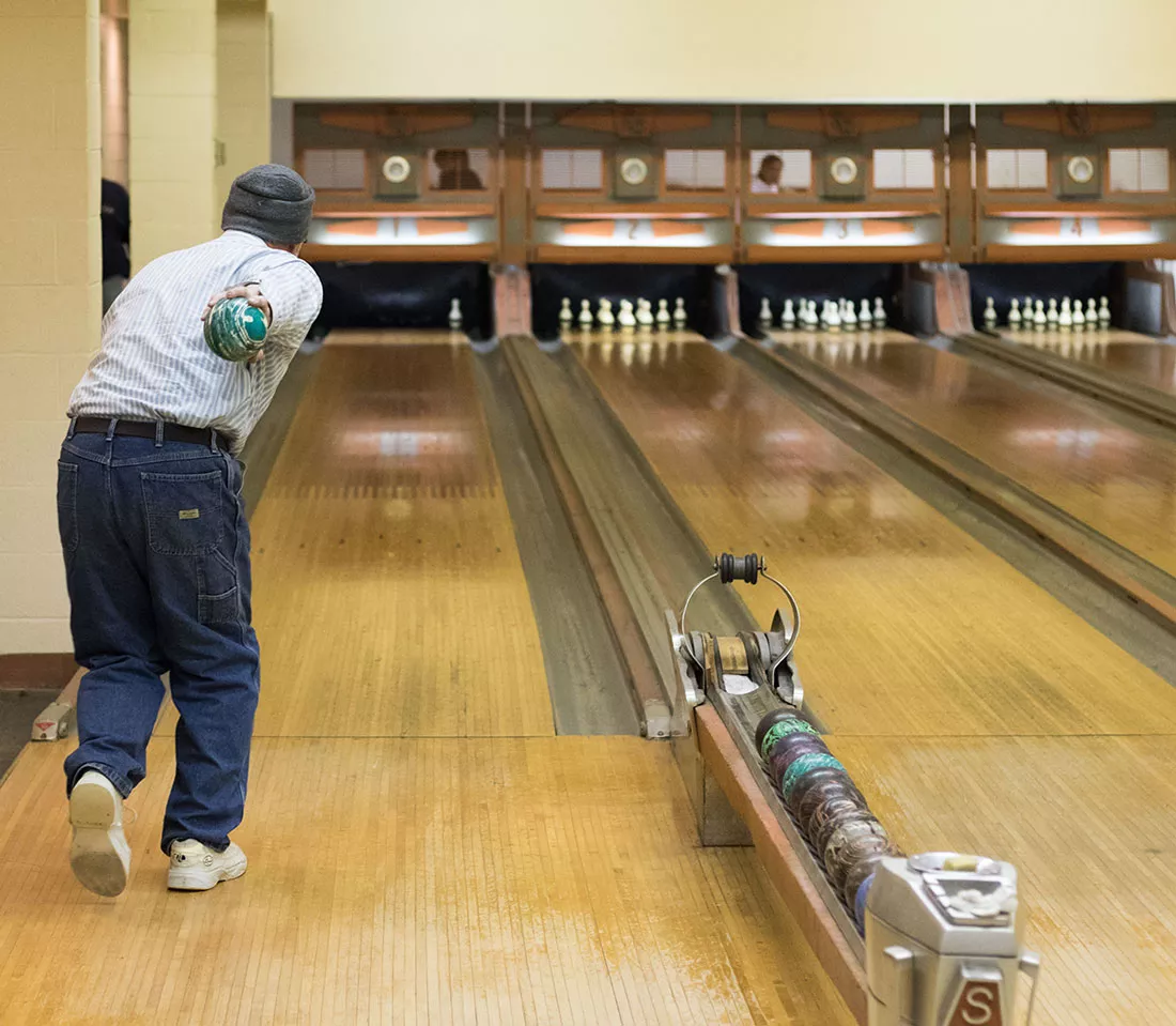 duckpin-bowling-garfield-pa-03.webp
