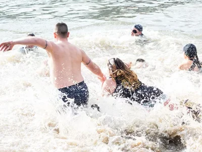 Hundreds jump into cold Ohio River for annual Pittsburgh Polar Plunge charity event