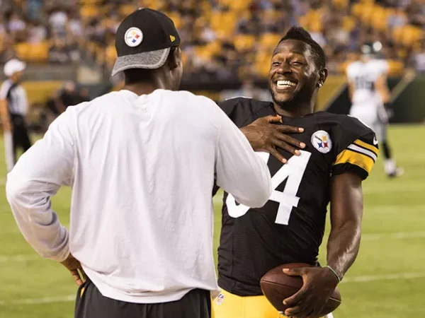Pittsburgh Steelers wide receiver Antonio Brown changes name to Ronald, media confused