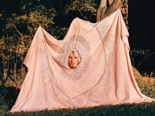 Panic and paranoia get their day in the sun with String Machine’s debut