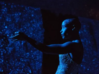 Jasmine Hearn premieres blue, sable and burning