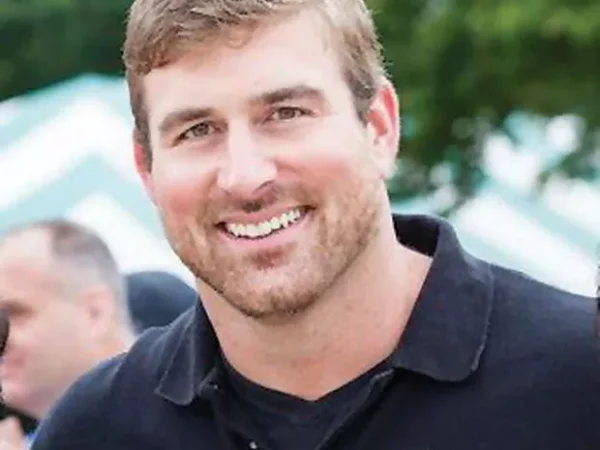 Former New England Patriot Matt Light gives Steelers fans a chance to be his guest for the AFC Championship