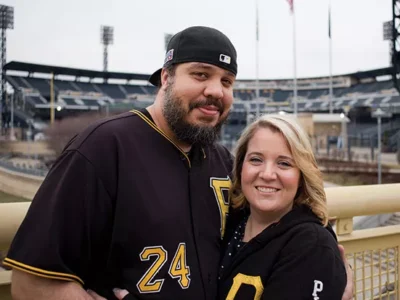 Love and Baseball: Super Pirates fan tying the knot at PNC Park on April 8