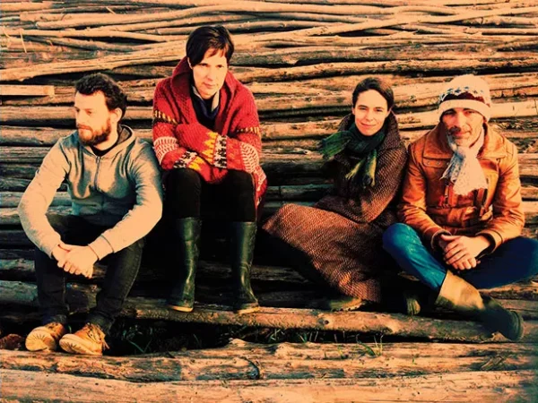 Laetitia Sadier, of Stereolab, embraces a full-band dynamic on Find Me Finding You