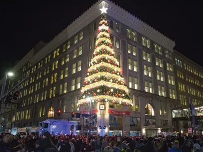 Bang a gong: A look at Pittsburgh-centric holiday traditions