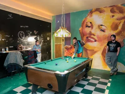 2017: Two bars gone, and one satisfying newcomer