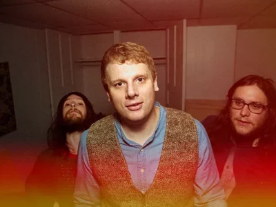 MP3 Monday: The Lampshades