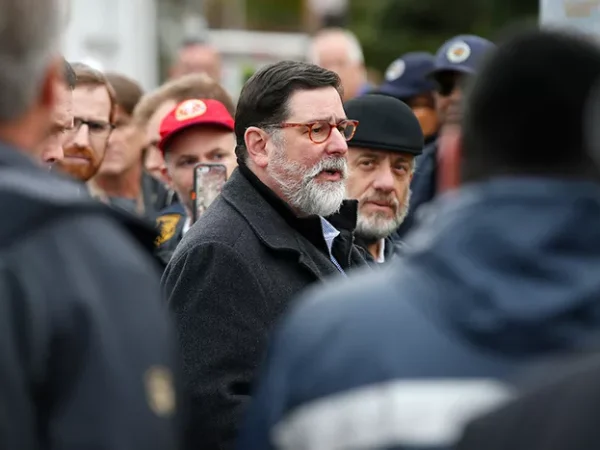 A small group of Pittsburghers want to impeach Mayor Peduto, but the effort is almost certainly unconstitutional