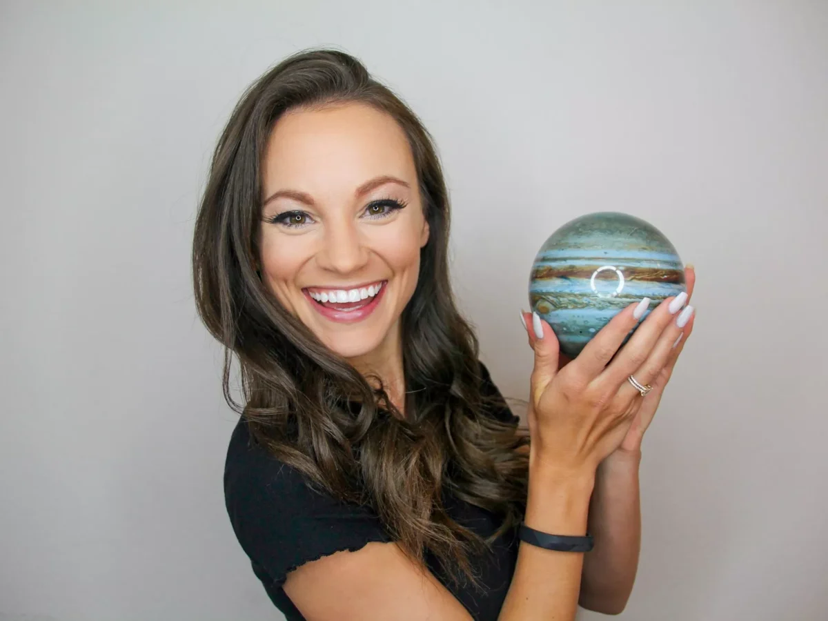 Emily Calandrelli wants to make science nicer, stupid