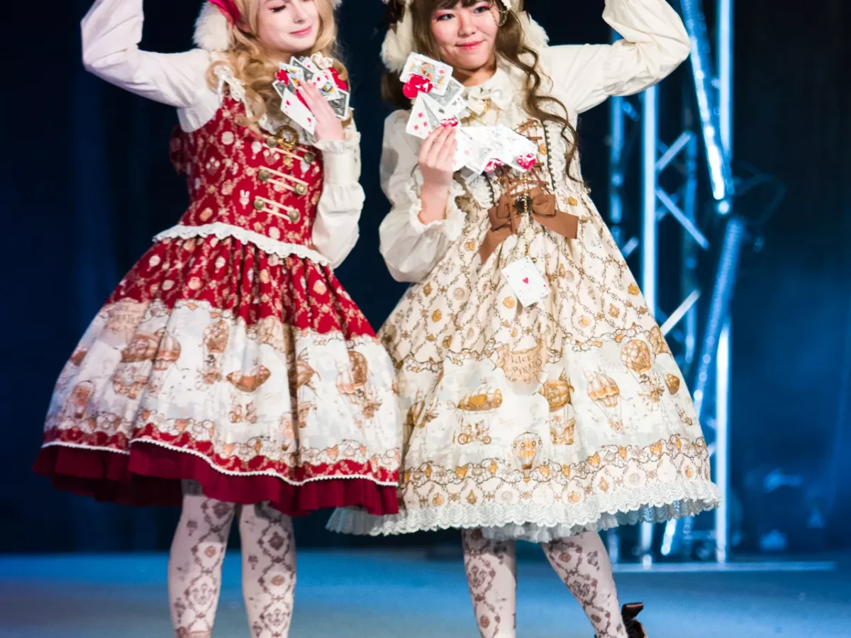 The hyper-feminine fashion that targets the female gaze