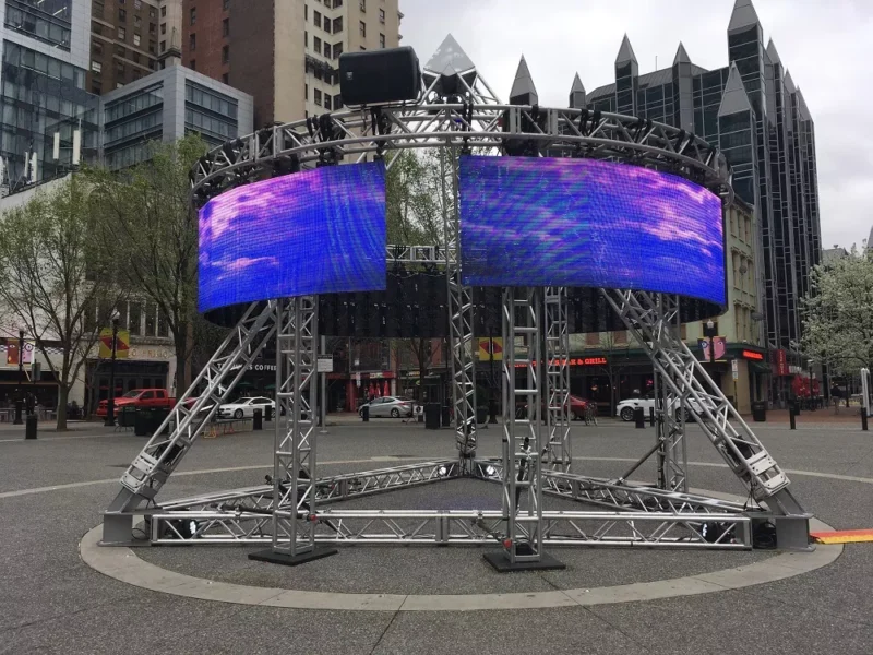 Alisha B. Wormsley and Ricardo Iamuuri Robinson take multimedia installation Streaming Space  to Market Square