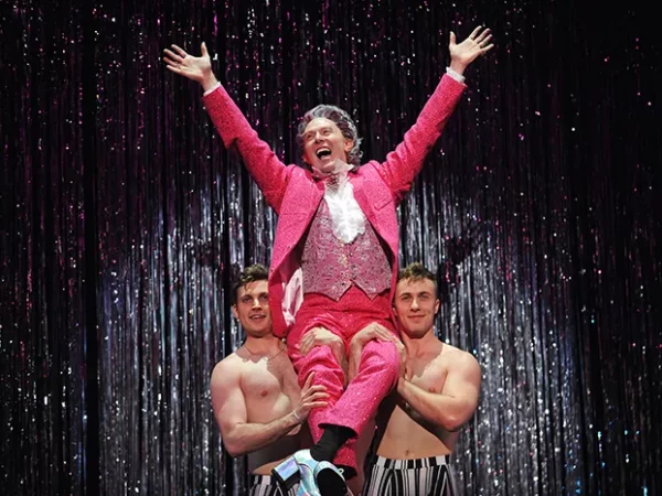 American Idol alum Clay Aiken dazzles in Pittsburgh CLO’s Grease