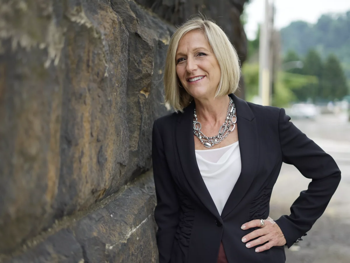 Progressive independent Lisa Middleman kicks off campaign for Allegheny County DA