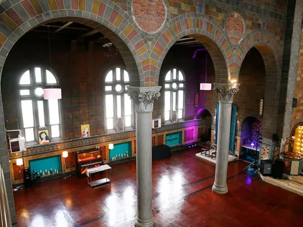 Venue Guide: THIS IS RED