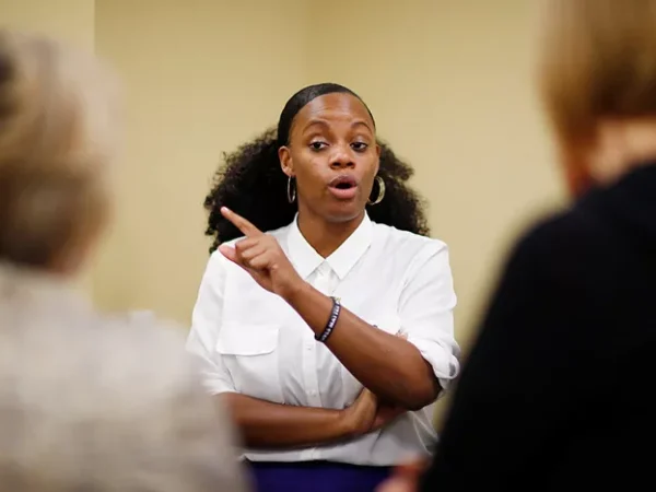 State Rep. Summer Lee wants county health department to halt a Braddock fracking well