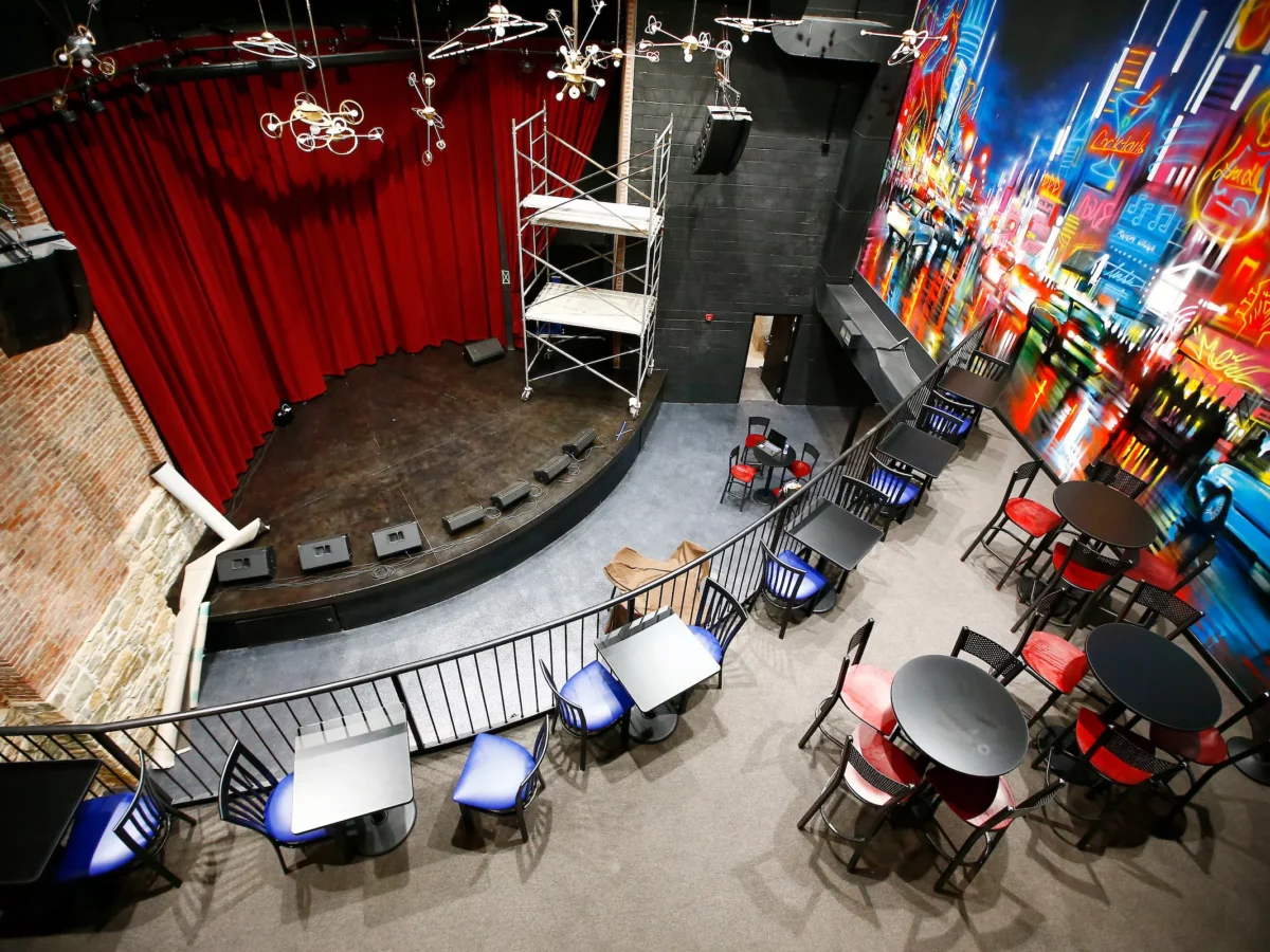 Thunderbird Café & Music Hall unveils Front Porch Happy Hour