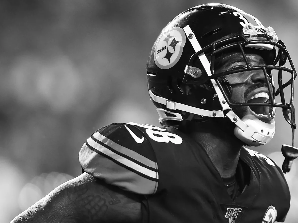 Pylon Pics: Steelers Slow to Start, Finish Strong