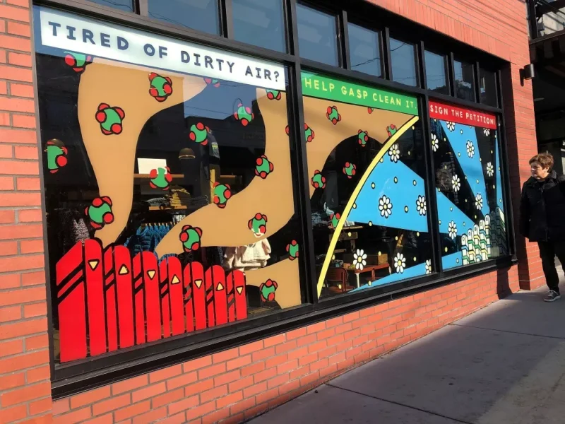 GASP and Patagonia use mural to urge action on curbing air pollution