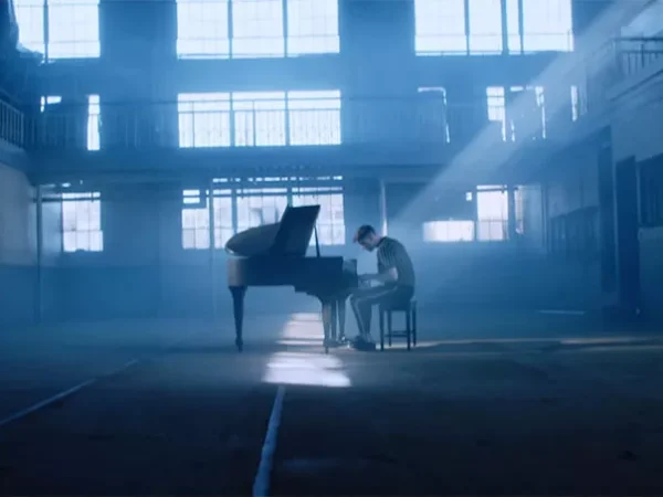 Kevin Garrett soothes in new “Gone Again” music video