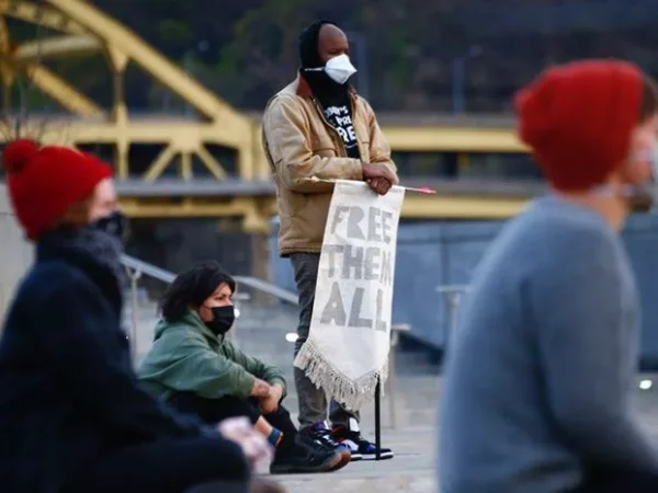 Vigil held at Point State Park for those who have passed away inside the Allegheny County Jail