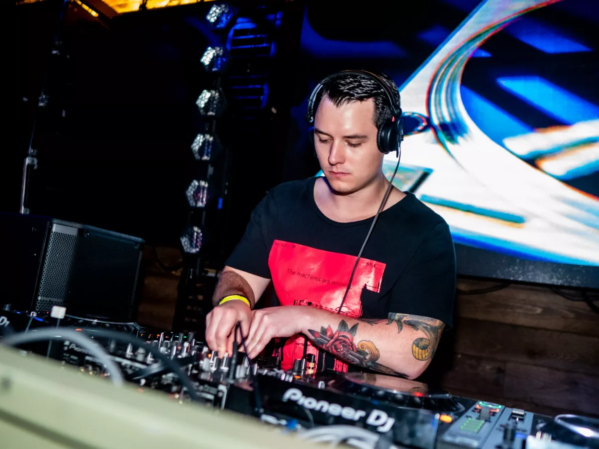 Spare Change takes its charity busking online