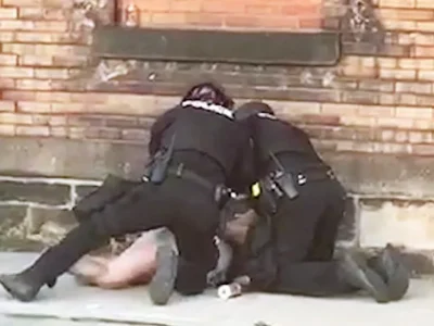 Video shows Pittsburgh Police arresting and pinning woman to ground in East Liberty before deploying tear gas at onlookers