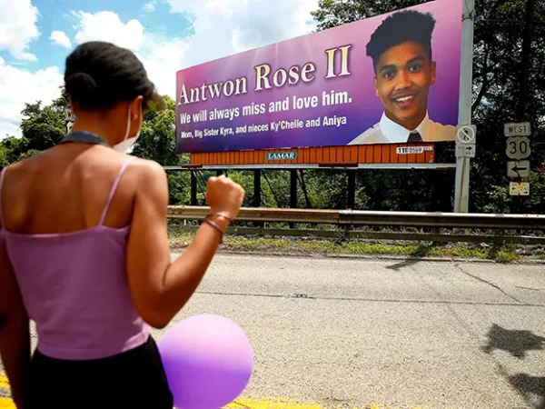 Antwon Rose’s Wikipedia page edited to imply he was a “criminal” after two Steelers players broke away from Rose’s tribute