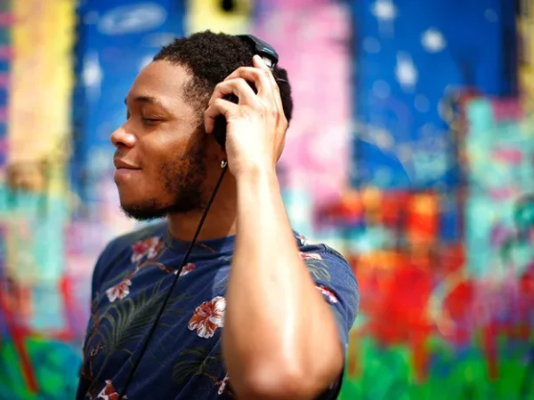 Through his own singles and collabs, Pittsburgh musician Konscious Kel focuses on the positive