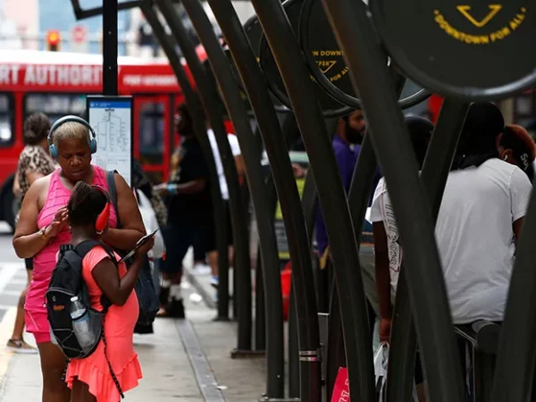 Pittsburgh’s busiest bus stop is temporarily becoming an art exhibit. What you need to know: