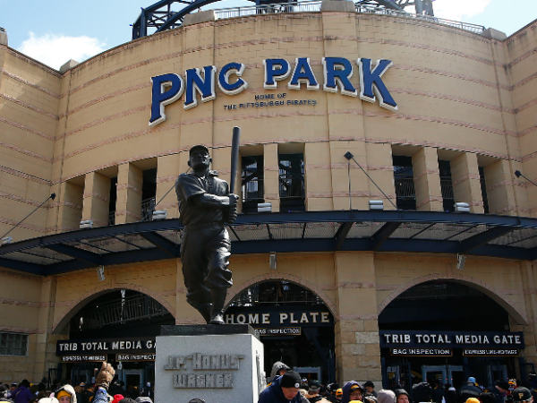 A baseball card of Pittsburgh Pirates great Honus Wagner shatters record