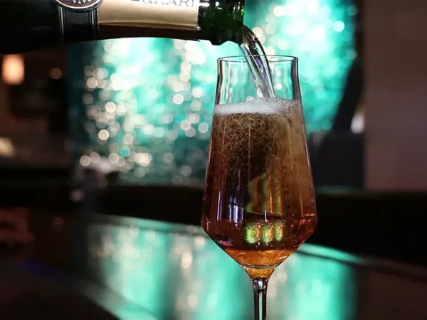 Celebrate New Year’s Eve at Pittsburgh bars, restaurants, and more