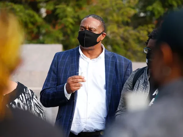 Pittsburgh Mayor-elect Ed Gainey tests negative for COVID